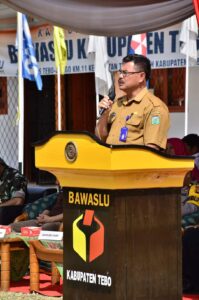 Sekretaris Daerah Drs. Teguh Arhadi, MM menjadi Inpektur pada acara apel Siaga Pengawasan Satu Tahun Menuju Pemilu 2024