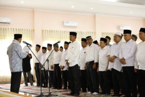 H. Aspan ST Kukuhkan Pengurus KBMT Di Pendopo