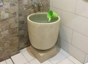 Sahkah Wudhu di WC atau Toilet? Ini Penjelasan Buya Yahya