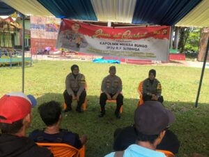 Melalui Jumat Curhat, Kapolsek Muara Bungo Serap Aduan dan Keluhan Warga