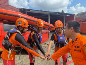 Tinggal HP dan Sendal di Perahu Said Diduga Tenggelam, Basarnas Jambi Lakukan Pencarian