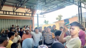 BUNTUT PENANGKAPAN WARGA PANGKALAN JAMBU MERANGIN, RATUSAN WARGA BLOKIR JALAN NASIONAL