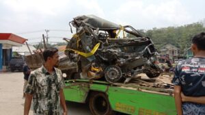 KECELAKAAN TRAGIS, SATU ORANG SOPIR HANGUS TERBAKAR