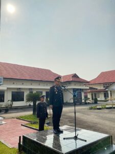Peringati Hari Sumpah Pemuda ke 95 Wakapolres Tebo Pimpin Upacara di Lapangan Hitam Polres Tebo