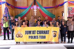 Jum’at Curhat Bersama Kapolres Tebo di Gereja HKBP Muara Tebo