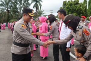 Upacara Kenaikan Pangkat Personel di Polres Tebo: Penghargaan untuk Dedikasi dan Pengabdian