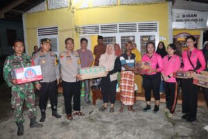 Kapolres Tebo Kunjungi Langsung Korban Banjir dan Memberikan Bantuan di Desa Bedaro Rampak