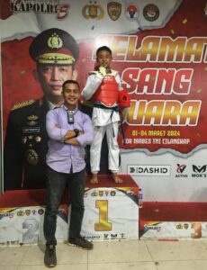 Bripda M Hadirsya Fadli Anggota Satuan Brimob Polda Jambi yang Berhasil Memperoleh 10 Mendali Emas Taekwondo Kapolri Cup