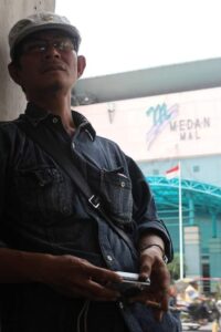 Jasad di Bawah Payung Hitam Oleh Alhendra dy