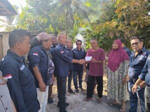 IWO Kabupaten Tebo Berikan Bantuan Tunai Kepada Korban Kebakaran