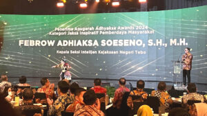 Kasi Intel Kejari Tebo, Febrow Adhaksa Soeseno Terima Penghargaan Adhyaksa Awards 2024