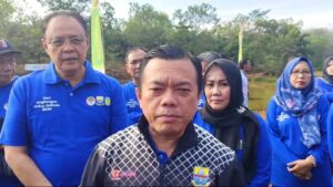 Dimomen Hari Lingkungan Hidup Sedunia, Gubernur Jambi Menebarkan Benih Ikan dan Tanam Pohon di Tebo
