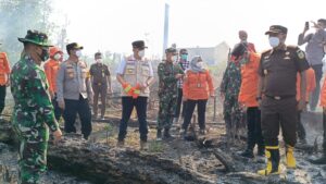 Pastikan Penanganan Karhutla Berjalan Maksimal, Kapolres Tebo Turun Langsung Kelapangan