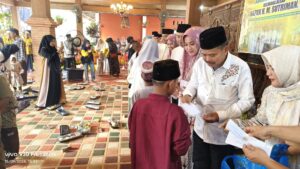 Dihadiri Calon Bupati Agus-Nazar, Keluarga Besar H.Sutriman Santuni Ratusan Anak-Anak Yatim-piatu