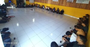 Ngegas, Warga Pamenang Gelar Aksi di Pelantikan DPRD Merangin