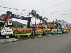 HUT TNI ke-79, Ratusan Karangan Bunga Hiasi Makodim 0416/Bute