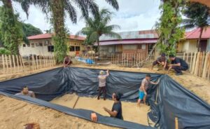 Dukung Program Asta Cita Presiden, Polsek Tengah Ilir Manfaatkan Pekarangan Dengan Membuat tiga Kolam Ikan