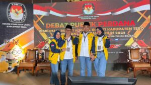 Tampil Pede, Agus-Nazar Kompak Di Debat Publik Perdana