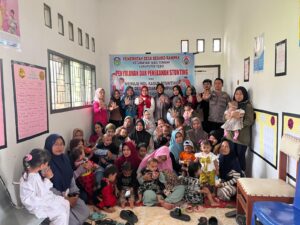 Polres Tebo Laksanakan Program Pemeriksaan Stunting dan Pemberian Gizi Tambahan di Posyandu Anggrek 1, Desa Bedaro Rampak