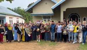 Solid Emak-emak Desa Sungai Abang Pilih Agus-Nazar