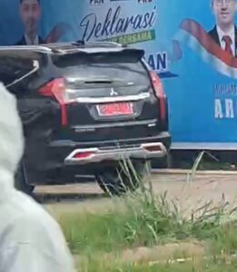 Geger..!!!, Mobnas Ketua Dprd TanjabTimur Terparkir Di Posko Paslon  Laris