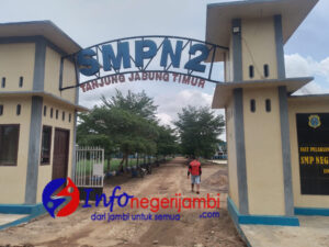 Diduga Karna Ada Intruksi BPKRI, Kepsek SMP N 2 Tanjab Timur Tidak Pasang Informasi Pengunaan Dana BOS