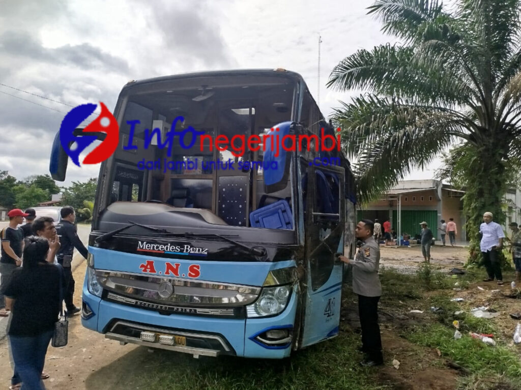 Kembali Terjadi, Bus ANS mengalami Lakalantas Tunggal di Jalan Tebo-Jambi