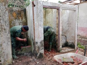 Satgas TMMD Ke-123 Kodim 0416/Bute Rehabilitasi MCK MI Nurul Falah Teluk Kuali