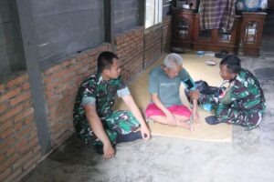 Satgas Kesehatan TMMD Ke-123 Kodim 0416/Bute Dor to Door Keliling Pengobatan Gratis