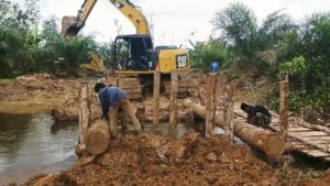 Satgas TMMD Ke-123 Kodim 0416/Bute Bangun Jembatan untuk Tingkatkan Infrastruktur Desa