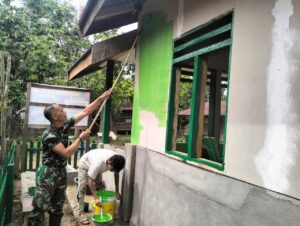 Satgas TMMD ke-123 Kodim 0416/Bute Semangat Mengecat RTLH di Bulan Ramadhan
