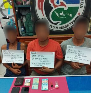 Penggerebekan di Sumay, Tiga Pria Diamankan Bersama 21 Paket Sabu