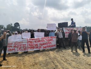 Diduga Langgar Aturan dan Cemari Lingkungan, Ratusan Warga Rantau Api Demo PT Kurnia Palma Berjaya