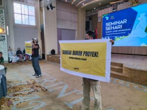 Aksi Walhi Jambi: Tolak Proyek yang Rugikan Warga dan Lingkungan