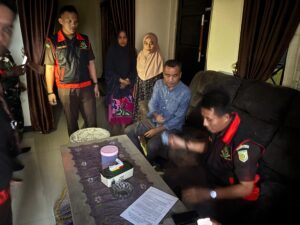 Kejari Tebo Geledah Rumah Tersangka Korupsi Pasar Tanjung Bungur, Satu Unit Mobil Diamankan