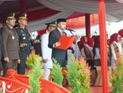 Suasana Khidmat, Khalis Mustiko S.H. Bacakan Proklamasi di Stadion Sri Maharaja Batu
