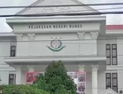 Usai Viral Dugaan Jual Beli Tuntutan, Oknum Jaksa Kejari Bungo Kembalikan  Uang Ke keluarga Terdakwa