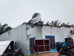 Video Viral! Angin Kencang Rusak Dapur MBG di Rimbo Bujang