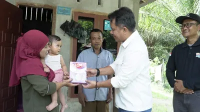 Wabup Tebo Serahkan Bantuan S4 Genting untuk Keluarga Anak Berisiko Stunting