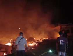 Kebakaran Hebat di Tanjabtim Hanguskan Dua Rumah dan Bedeng 8 Pintu, Satu Warga Meninggal Dunia