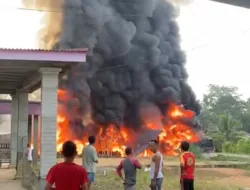 Rumah dan Tiga Kendaraan Hangus Dilalap Api di Tengah Ilir, Kerugian Capai Rp500 Juta