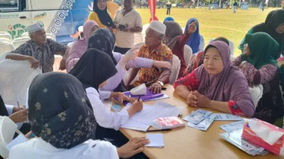 Pengobatan Gratis Warnai Pembukaan TMMD Ke-129 Kodim 0416/Bungo Tebo di Desa Tanjung Agung