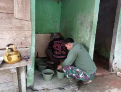 Satgas TMMD Ke-129 Percantik MCK Langgar Nurul Fajri dengan Pemasangan Keramik Dinding