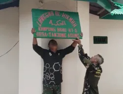 Langgar Al-Hikmah Bersolek, Satgas TMMD Lengkapi dengan Papan Nama Baru