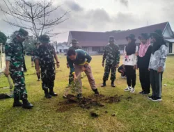 100 Bibit Pohon Ditanam Satgas TMMD Ke-129 di Tanjung Agung, Wujud Kepedulian terhadap Lingkungan