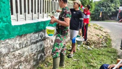 Jelang Penutupan TMMD ke-129, Satgas Percantik Pagar Langgar Nurul Fajri