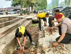 Kapolres Merangin Bersama Masyarakat Gotong Royong Bersihkan Pasar Rakyat Bangko